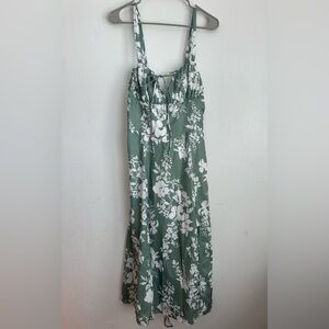Chic Floral Maxi Dress in Green and White